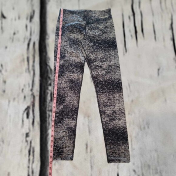 New Bench. Neutral Gray Leggings Size L - Picture 2 of 7